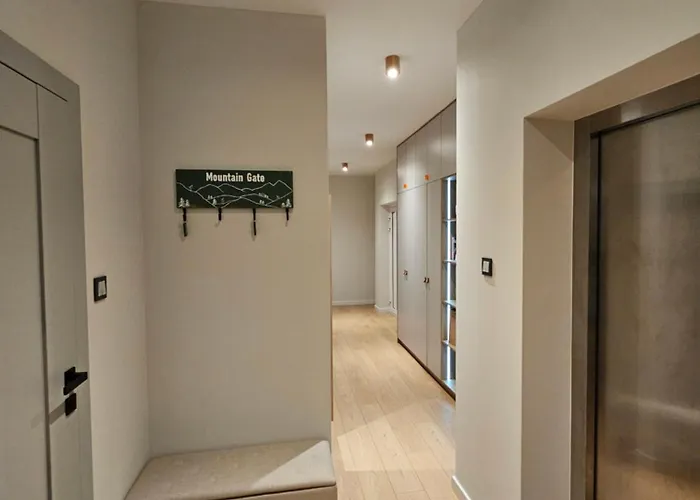 Mountain Gate, Magiczny Horyzont ויסלאו